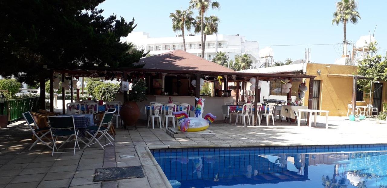 Natasha'S Apartments Paphos Exterior foto